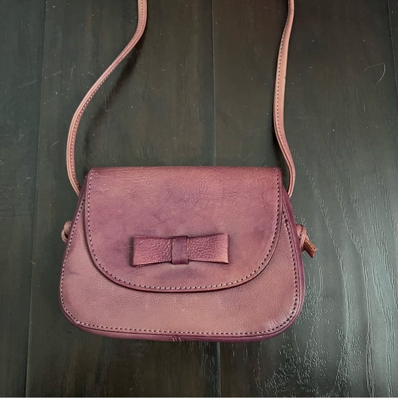 Vintage Blush Pink Leather Crossbody Purse | Bow Detail | Soft Romantic - Picture 3 of 6